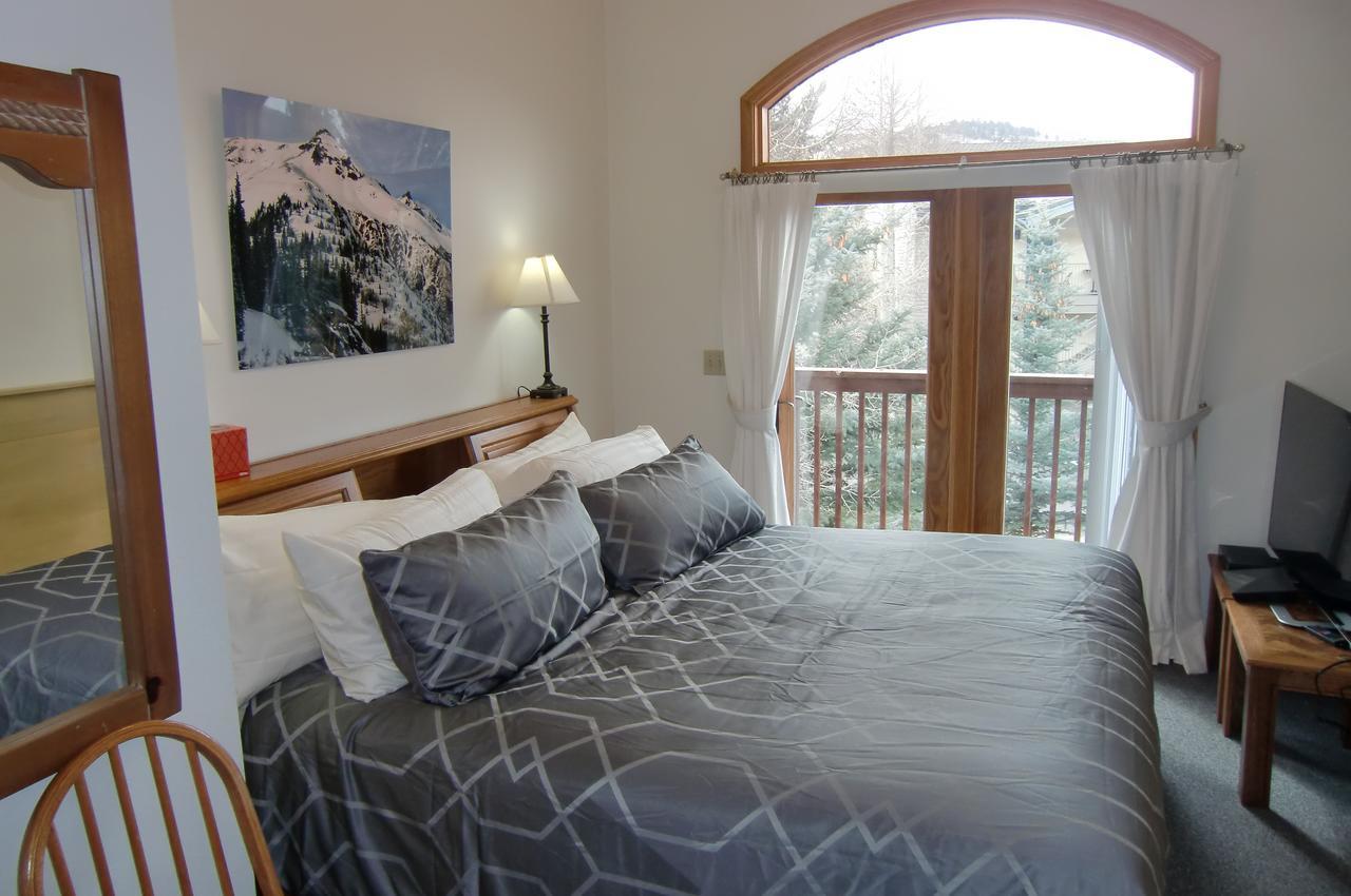 Mein Haus Bed & Breakfast Ейвън Екстериор снимка
