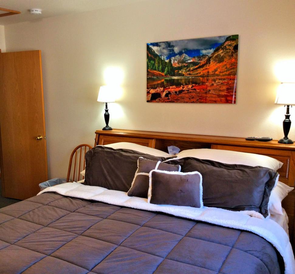 Mein Haus Bed & Breakfast Ейвън Екстериор снимка