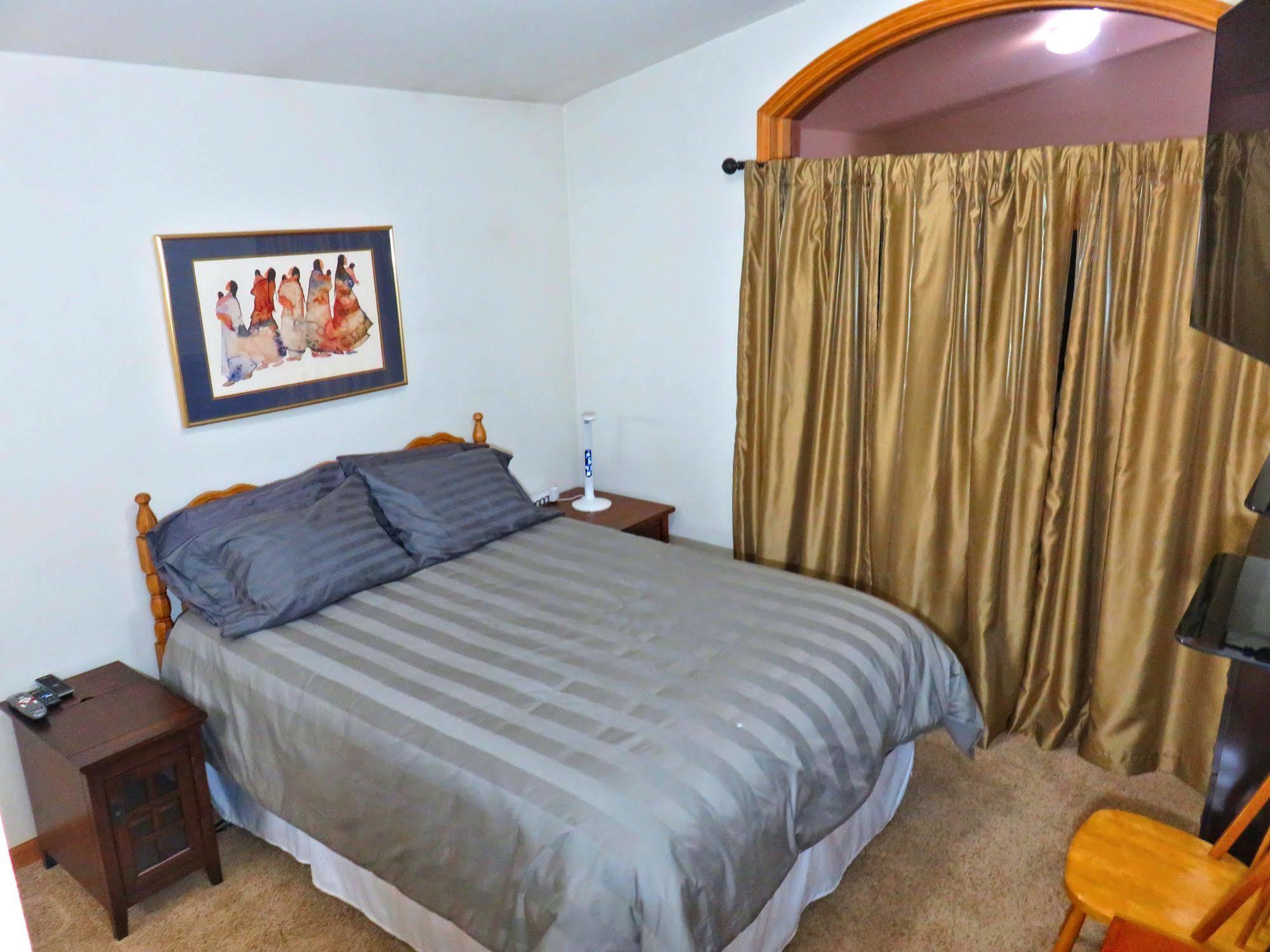 Mein Haus Bed & Breakfast Ейвън Екстериор снимка