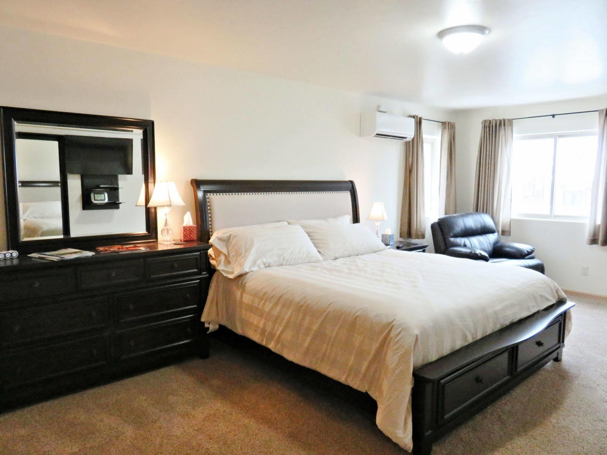 Mein Haus Bed & Breakfast Ейвън Екстериор снимка